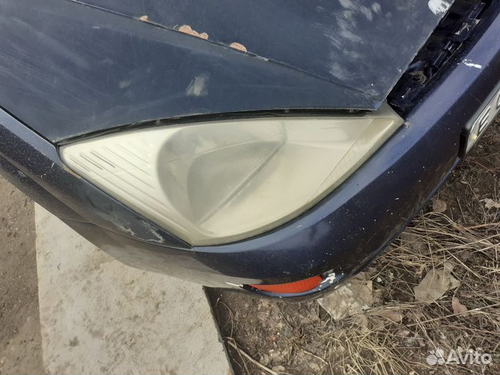 Фара передняя правая Ford focus 1