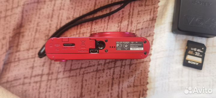 Цифровой фотоаппарат Sony DSC-WX300