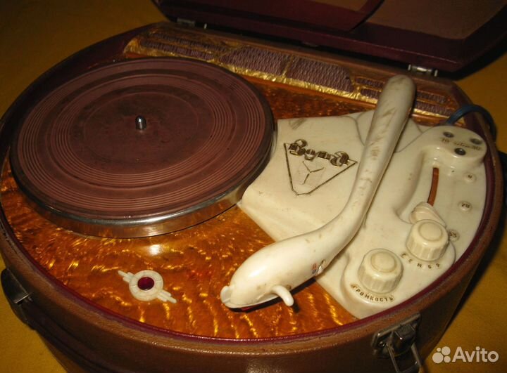 Электрофон (проигрыватель) ламповый 