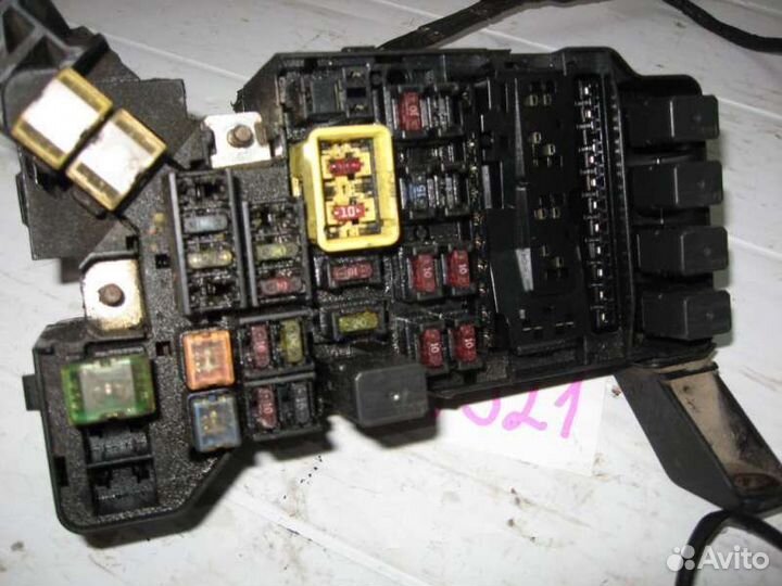 Блок предохранителей Mitsubishi Pajero/Montero III