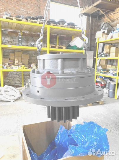 Редуктор поворота CLG925D 42C0142