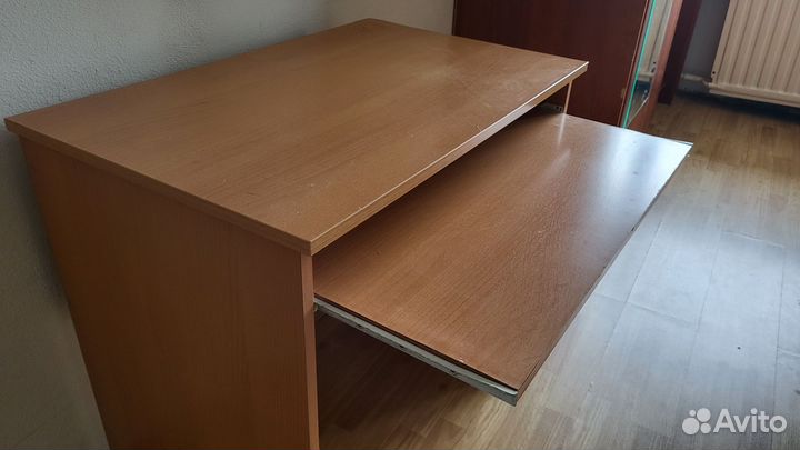 Письменный стол для школьника бу