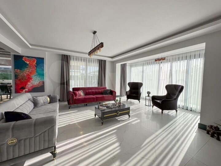 Дом 300 м² на участке 12 сот.