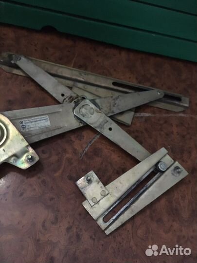 Стеклоподъемник Передний левый Ваз 2110/2111/2112