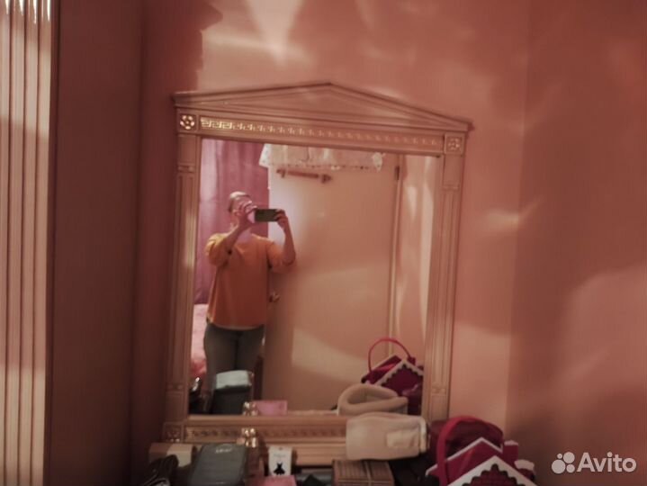 Продам комплект комод и зеркало для спальни