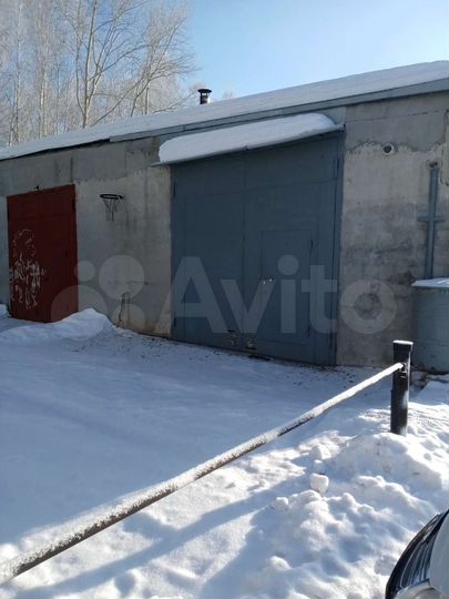 Гараж, > 30 м²