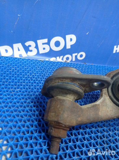 Передний правый рычаг Volvo 940 седан B230 1996