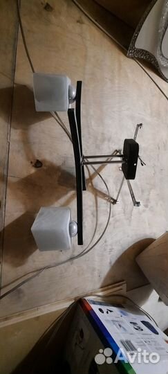 Люстра потолочная, точечные светильники