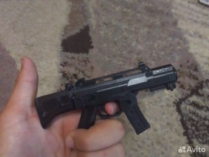 Железная игрушка