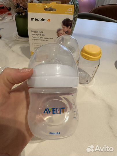 Молокоотсос medela ручной+4 бут+пак для хран мол