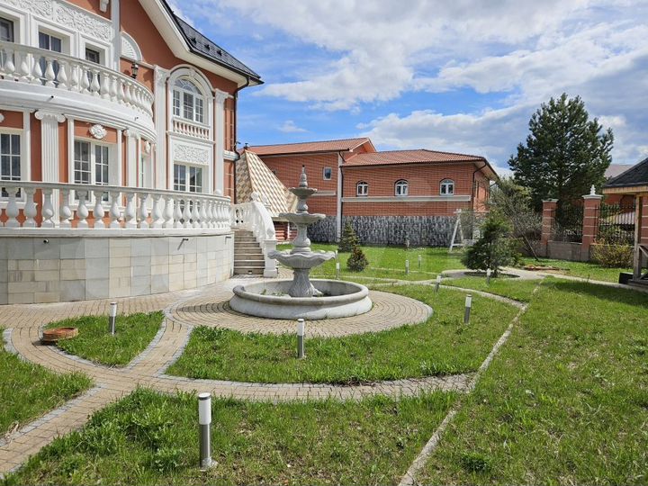 Дом 500 м² на участке 15 сот.