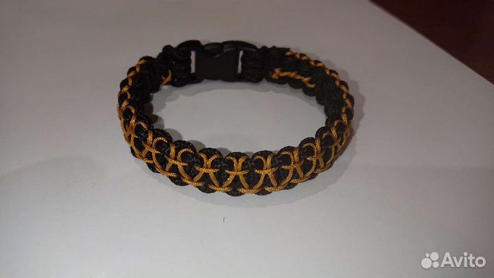 Браслет из паракорда