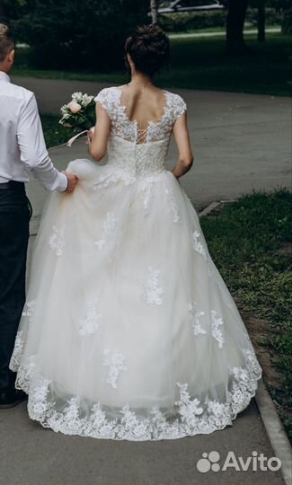 Свадебное платье 42 44 бу