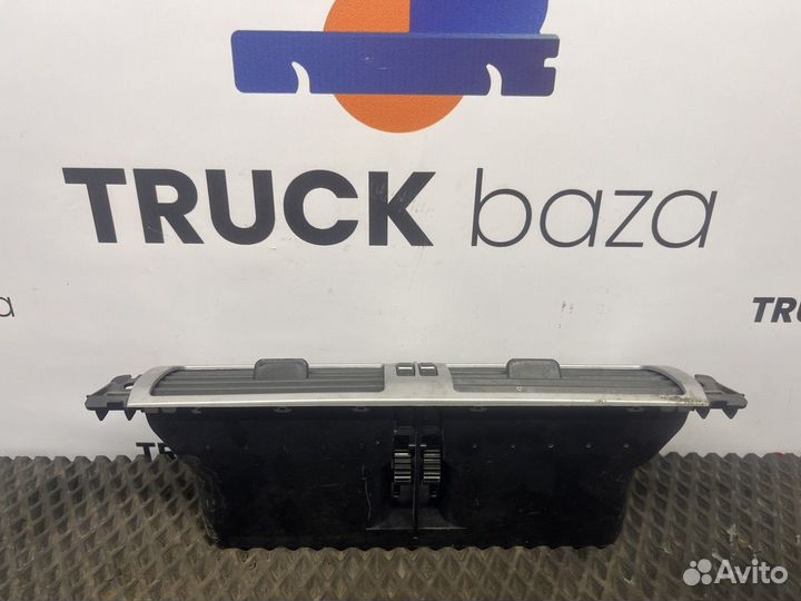 81619506071 Дефлектор воздушный