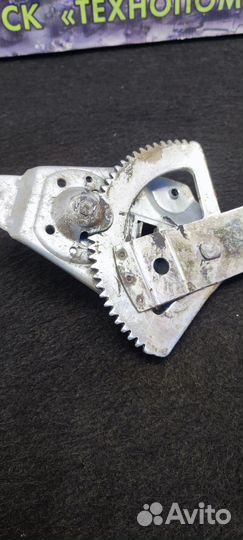 Задний механический стеклоподъёмник Daewoo Nexia