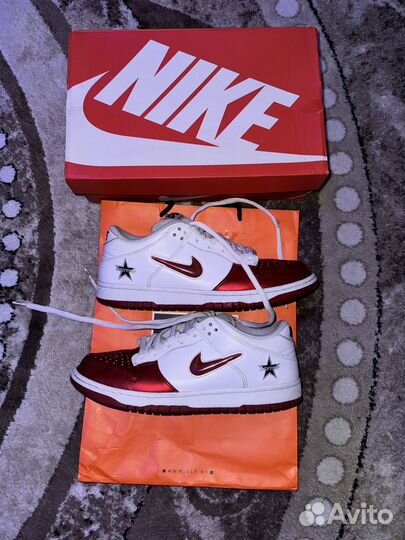 Nike sb dunk low supreme