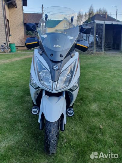 Скутер SYM Joymax 300i
