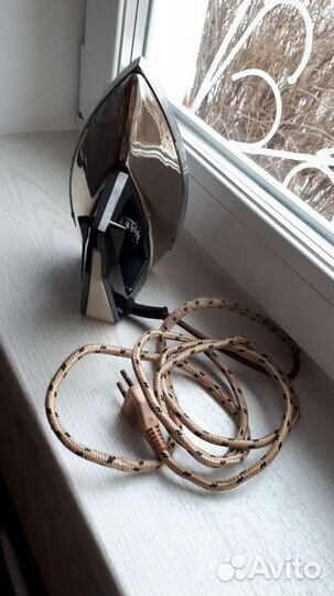 Надежный советский утюг