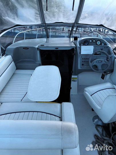 Яхта каютный катер Bayliner 2355