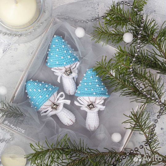 Вязаные мухоморы ёлочные игрушки, новогодний декор