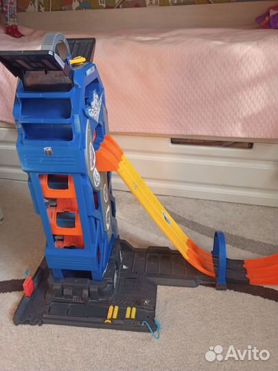 Гараж игровой Hot Wheels