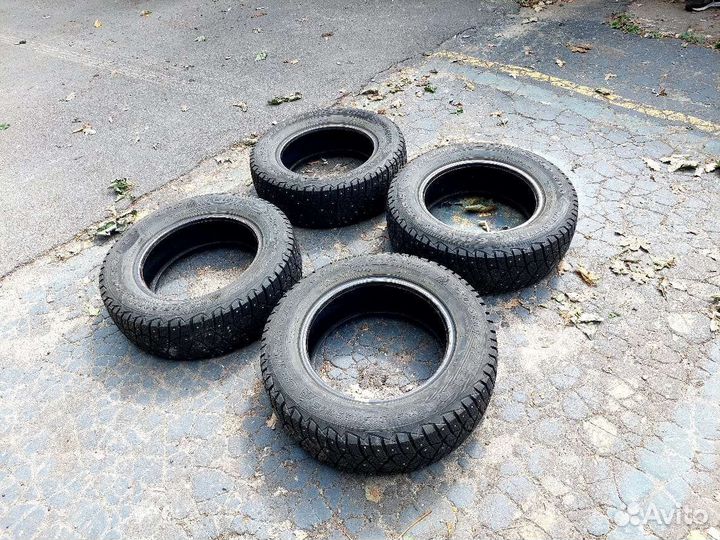 Goodyear Ultragrip 600 215/65 R16