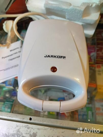 Сендвичница (вафельница) 650 Вт, новая