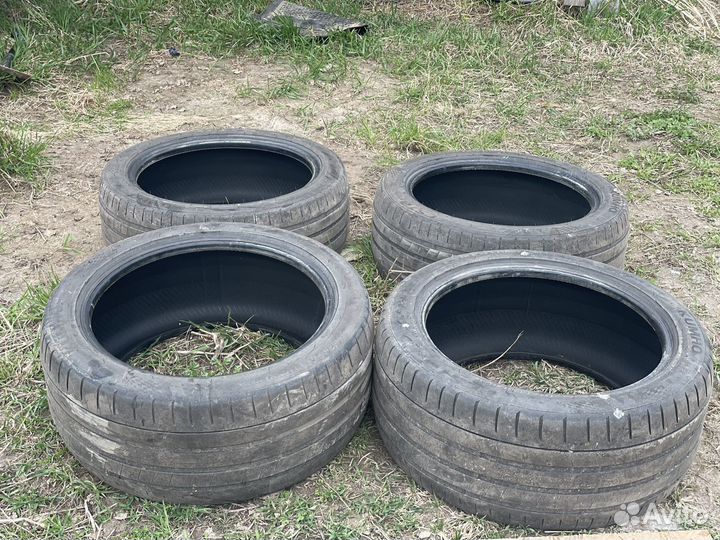 Kumho 722 245/45 R19 и 275/40 R19