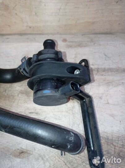 Насос системы охлаждения Volkswagen Passat B7 1.4T