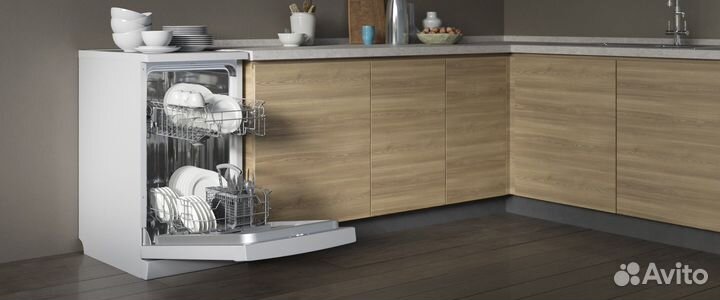 Посудомоечная машина Hotpoint-Ariston ASW1W1753 бу