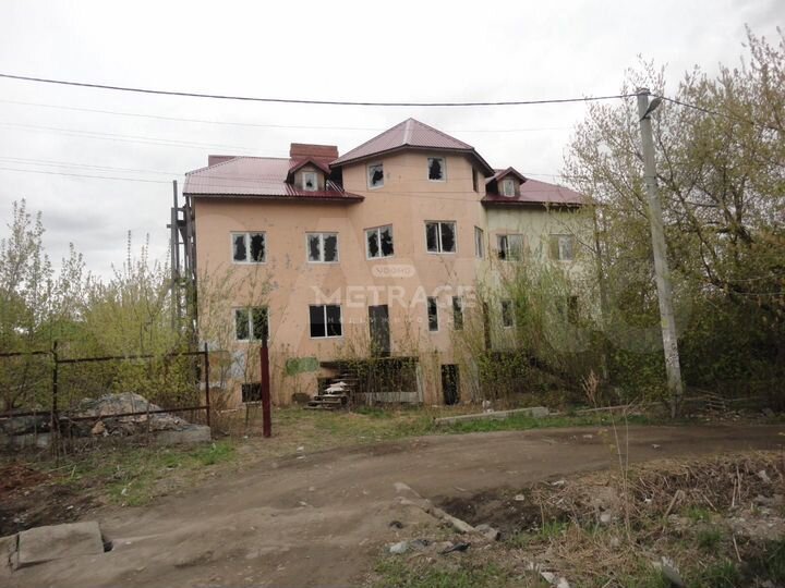 Коттедж 775,4 м² на участке 8,3 сот.