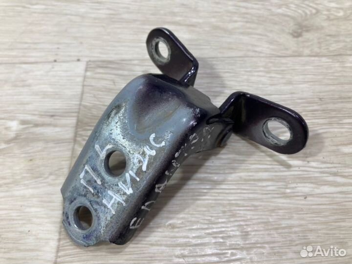 Петля двери передняя левая Hyundai Elantra Hd