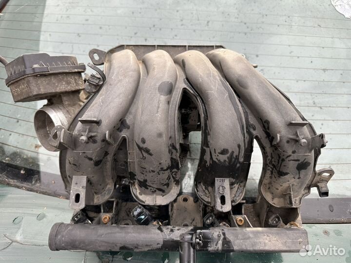 Впускной коллектор citroen с5 X7 2,0 бензин