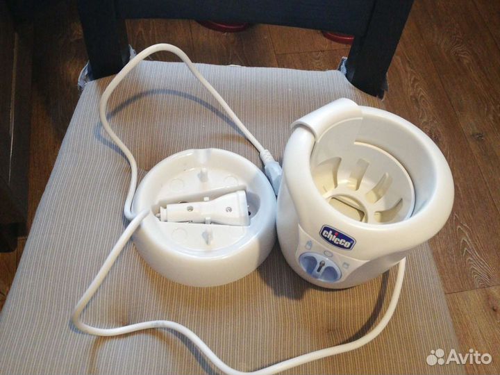 Автомобильный подогреватель для бутылочек chicco