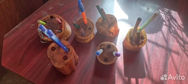 Подставки под канцелярию