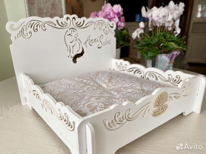 Лежанки, домики, родилки, комплексы для кошек