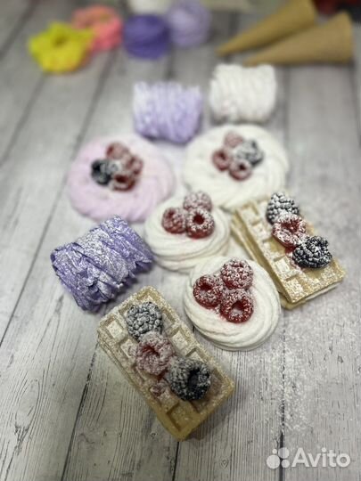 Венская вафля с ягодами (мыло русной работы)