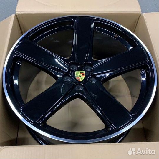 Летние колеса на Porsche Macan Порше Макан R21