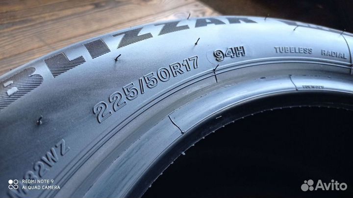 Bridgestone Blizzak LM-32 225/50 R17