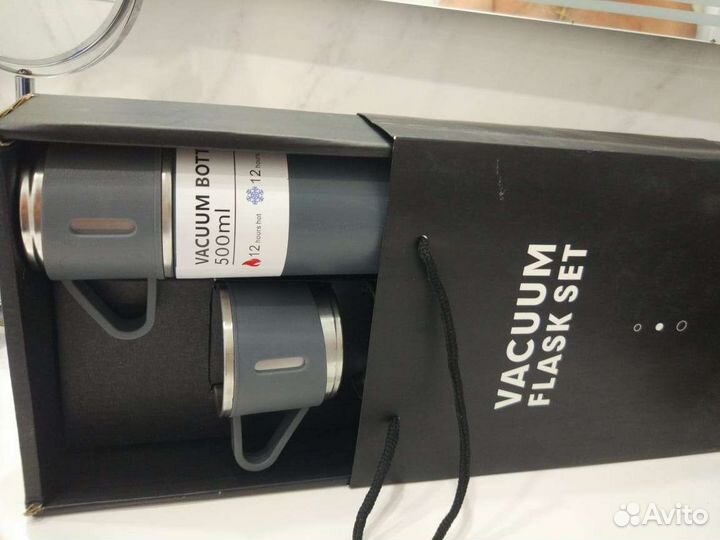 Термос с 3 кружками