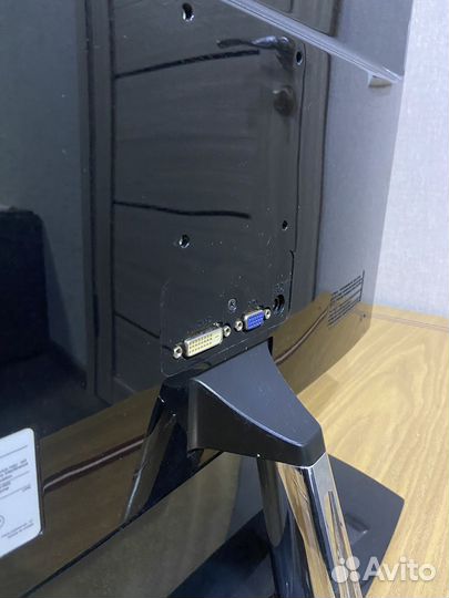 Монитор LG 22