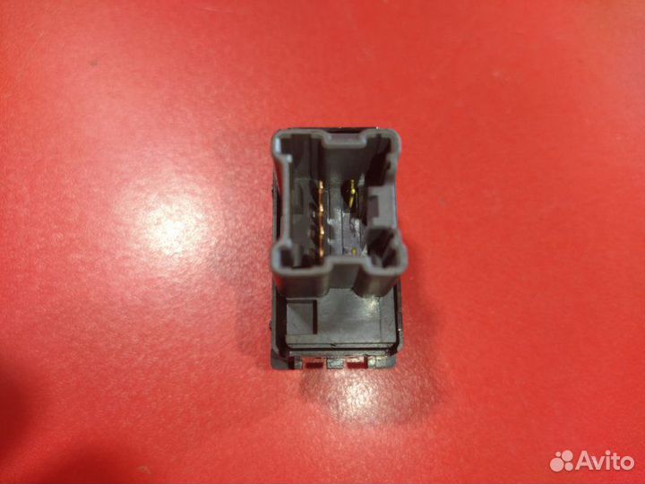 Кнопка подогрева сидений левая Nissan Navara D40M