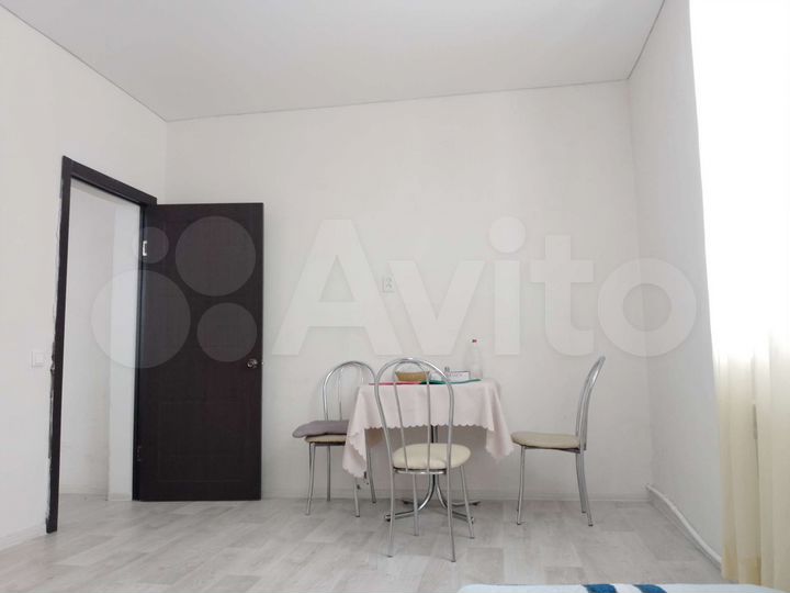 2-к. квартира, 64 м², 1/2 эт.