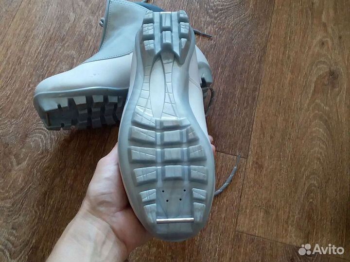 Ботинки лыжные женские