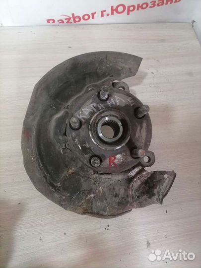 Поворотный кулак правый Toyota Carina E