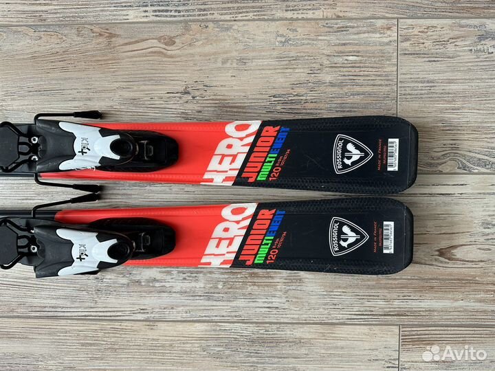 Горнолыжные ботинки и лыжи