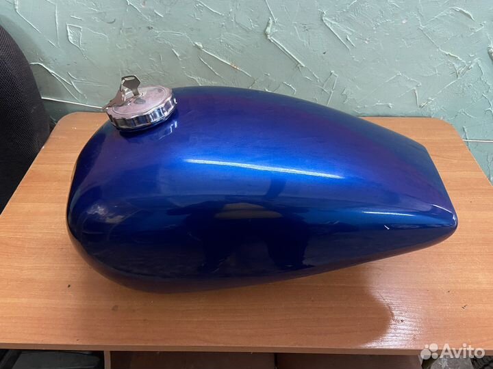 Бензобак на мотоцикл