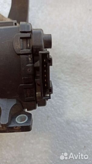 Педаль газа Audi a8 d3