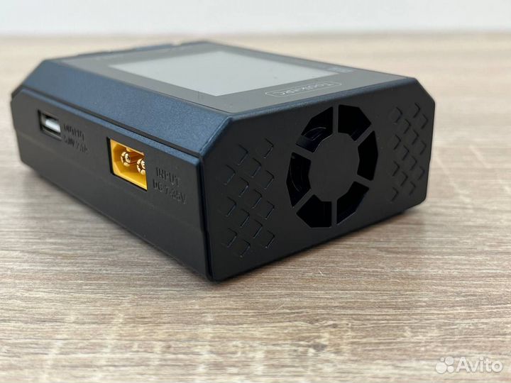 Зарядное устройство FPV ToolkitRC M8P 600W