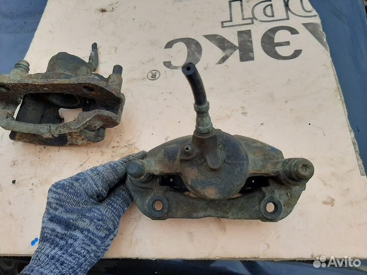 Передние тормозные суппорта Renault 21